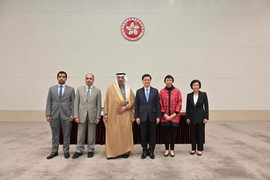 The Chief Executive, Mr John Lee (third right); the Minister of Investment of Saudi Arabia, Mr Khalid Al-Falih (third left); the Permanent Secretary for Commerce and Economic Development, Miss Eliza Lee (second right); Mr Hamad Aljebreen, Consul-General of the Kingdom of Saudi Arabia in Hong Kong (second left); the Director-General of Investment Promotion, Ms Alpha Lau (first right); and the Associate Office Director-China of the Ministry of Investment of the Kingdom of Saudi Arabia, Mr Ayidh Alyami (first left), at the signing ceremony