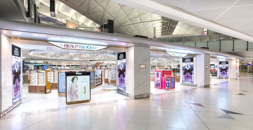 新罗免税店今日（2018年6月28日）宣布，旗下位于香港国际机场的零售店正式开幕，标志着该韩国旅游零售业品牌在东亚市场持续扩充踏出重要一步。图为该品牌店铺。