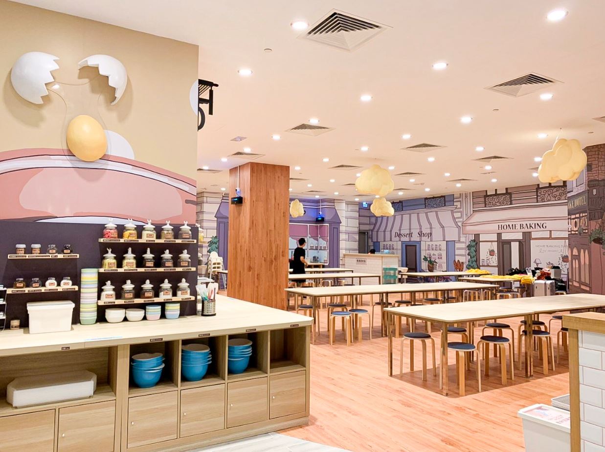 新開幕的烘焙店位於將軍澳一主要商場，佔地達1 800呎