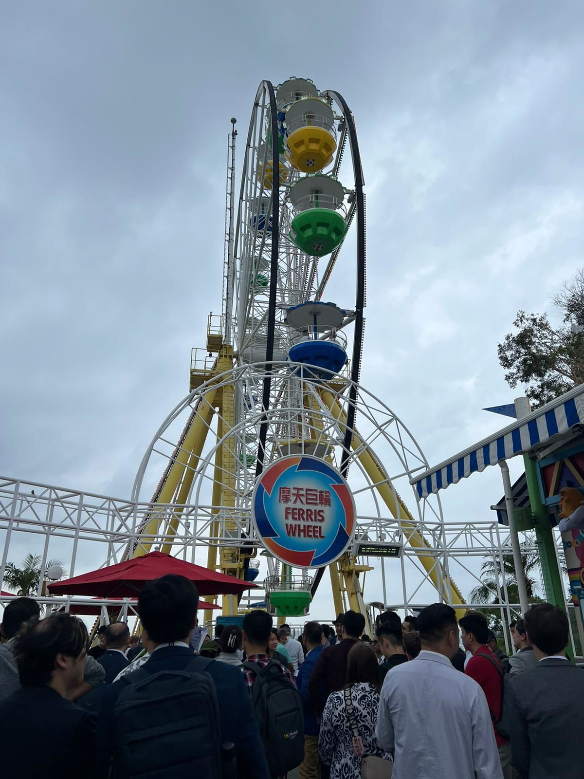 Photo shows an unconventional investor matching event on the Ferris Wheel at Ocean Park during the Explore the Innovation Ocean event.
