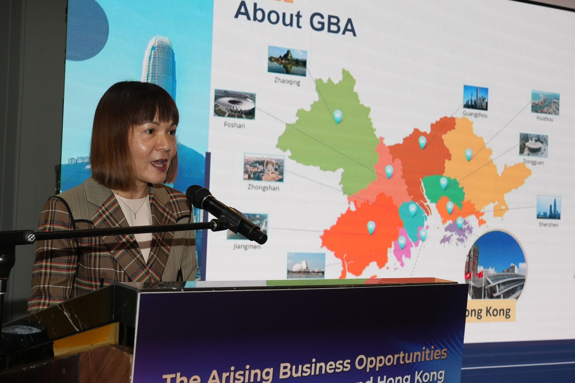 The Commissioner for the Development of the Guangdong-Hong Kong-Macao Greater Bay Area, Ms Maisie Chan, delivering her keynote address.
